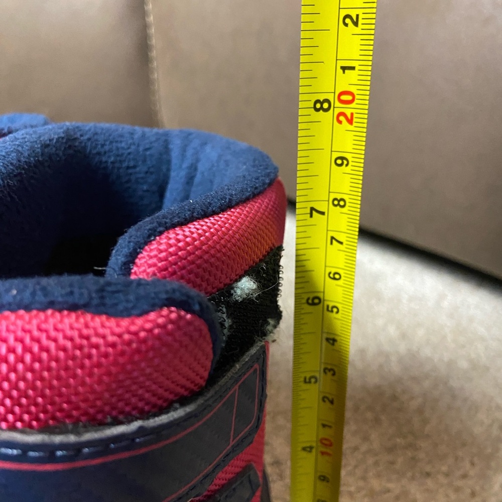 - Wonder Nation Temp Rated Skid Resistant Isolation/Isolant Winter Boot Size 12 - Picture 9 of 10